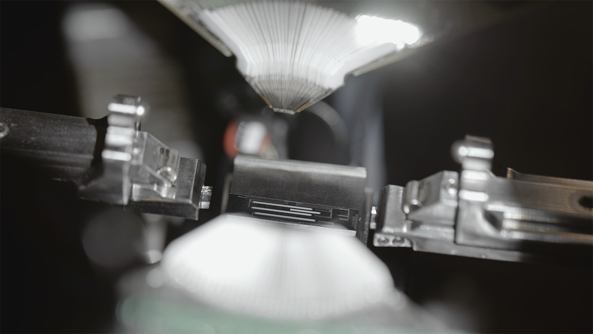 Cisco Built a Quantum Switch That Runs Over Standard Telecom Fiber at Room Temperature