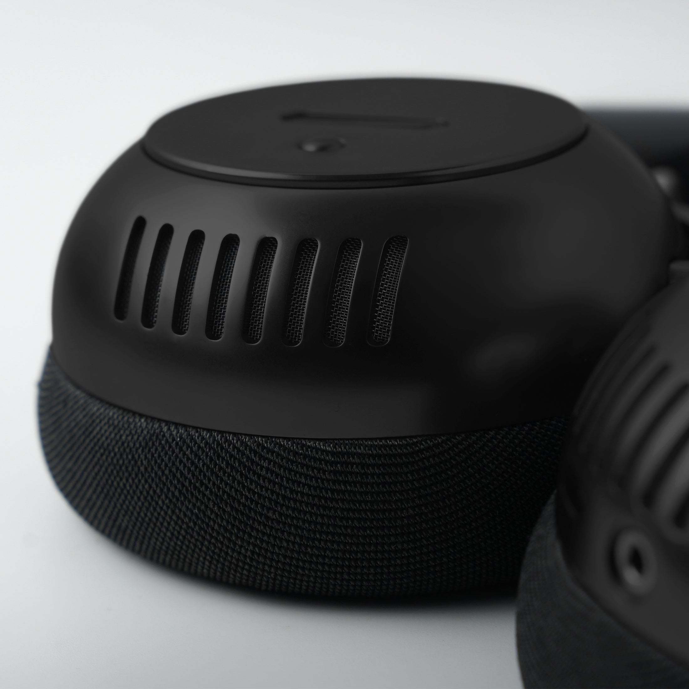 Écoute TH2 Brings Nutube Amplification and Eight-Band EQ to $999 Wireless Headphones