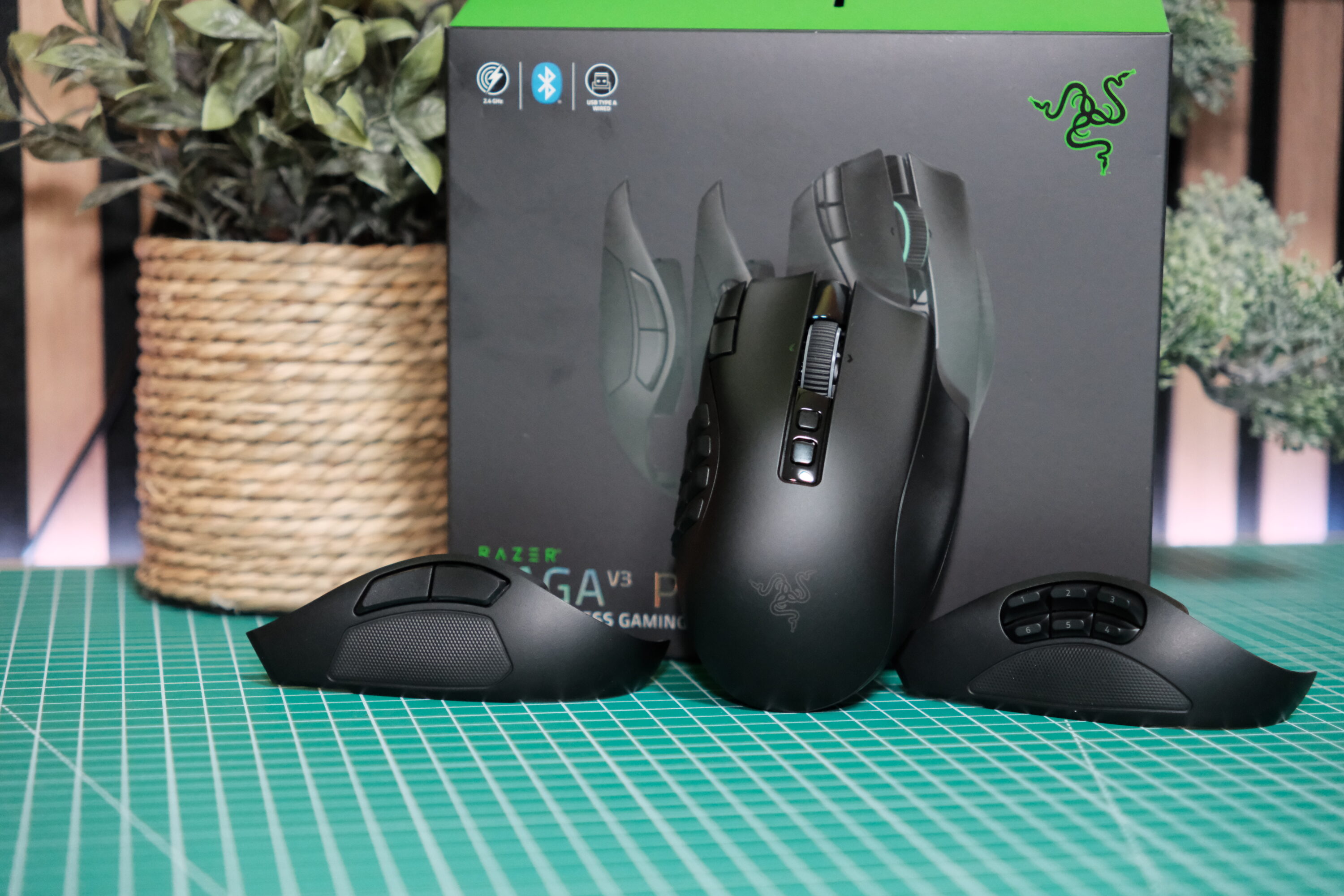 Razer Naga V3 Pro Lands With Magnetic Side Plates and a 50K Sensor: But Where's the Polling Rate?