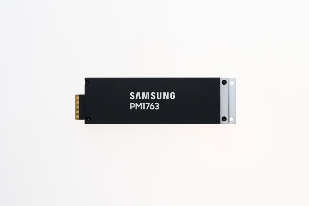 Samsung PM1763 Hits Mass Production: 28.4 GB/s, 9th-Gen V-NAND, and Zero DWPD Numbers in Sight
