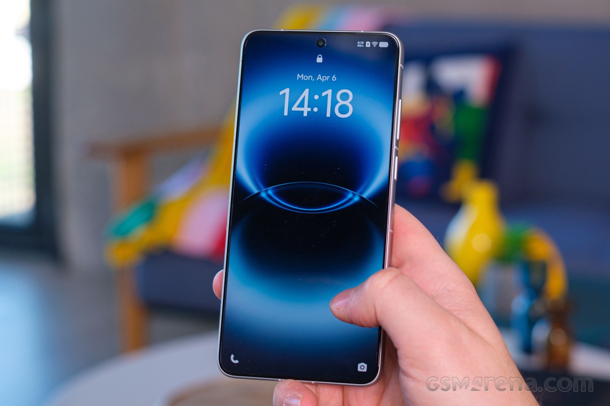 Vivo X300 Ultra Review: Two 200MP Cameras and the World's Best Mobile Photography